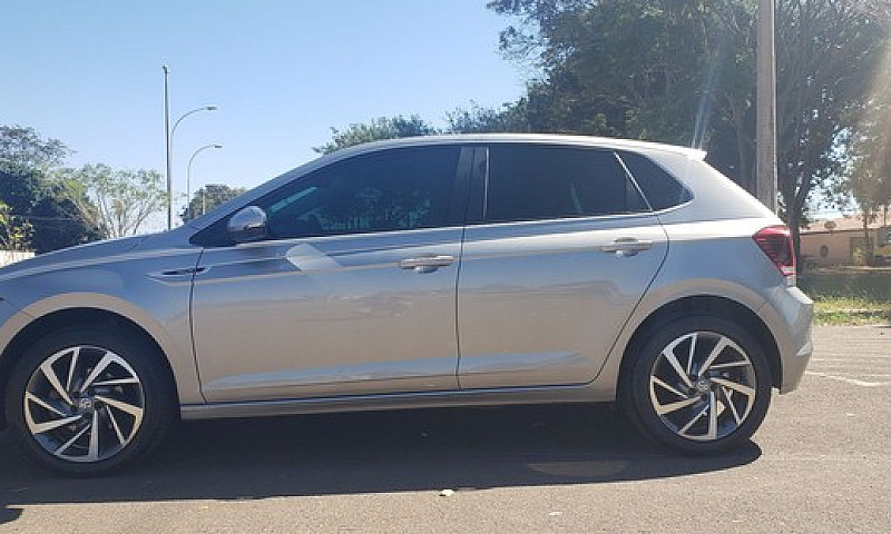 Polo Highline 200Tsi...