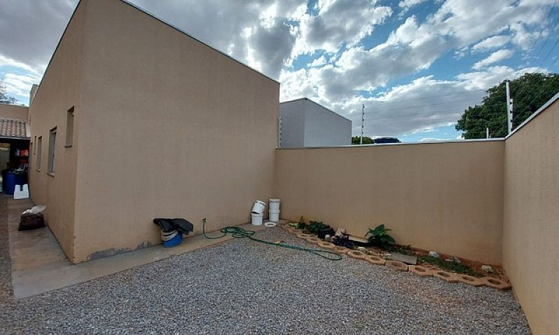Casa Com 3 Dormitóri...