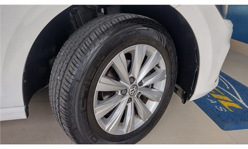 Volkswagem Virtus , ...