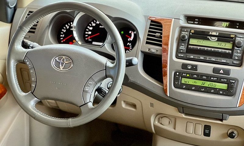Toyota Hilux Sw4 3.0...