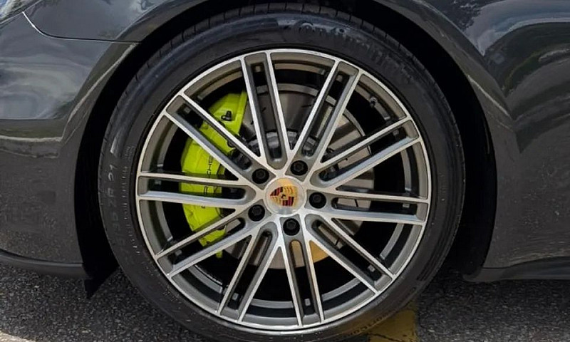 Porsche Panamera 4 E...