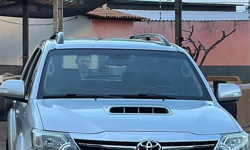 Toyota Hilux Sw4 Srv...