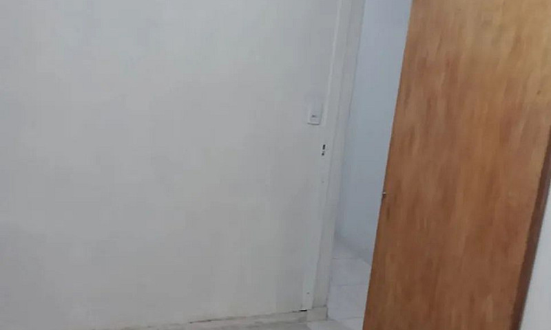 Alugo Casa Pequena N...