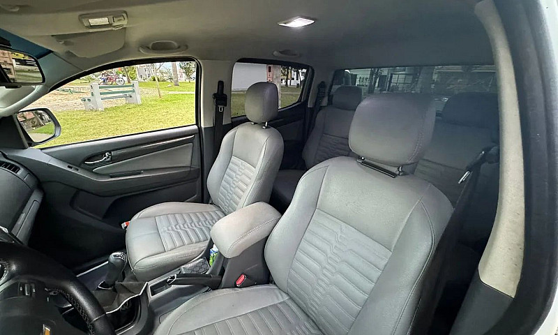 Chevrolet S10 Pick-U...