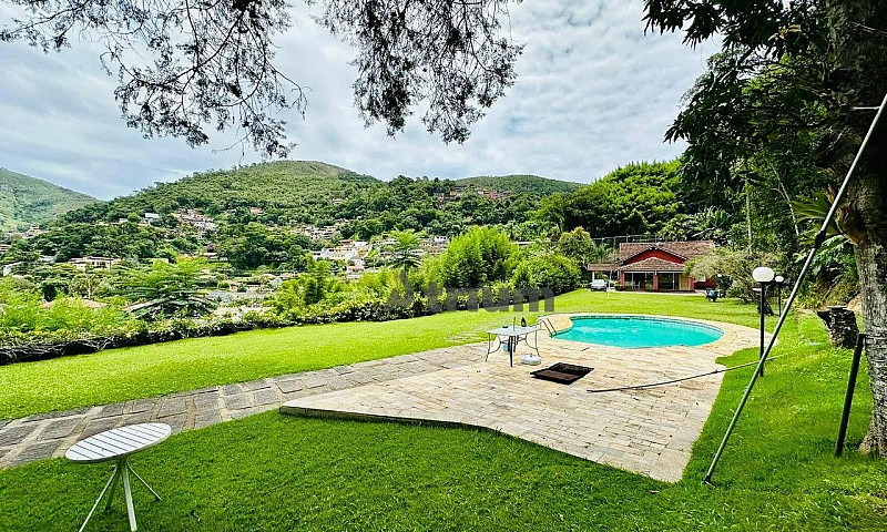 Casa Com 5 Dormitóri...