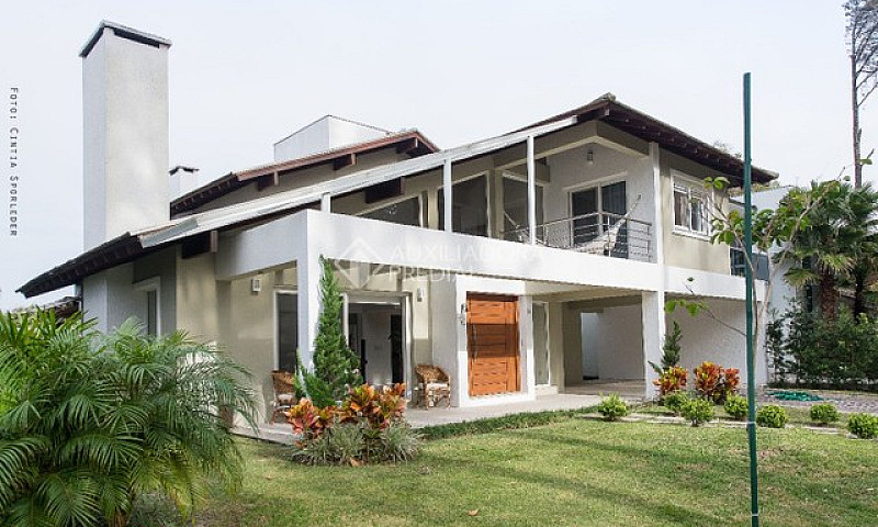 Casa À Venda Com 4 D...