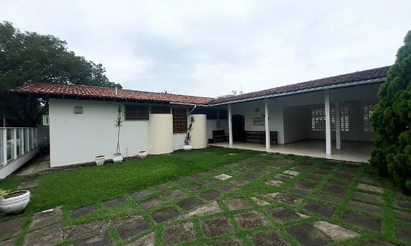 Casa Em Coqueiral Ar...