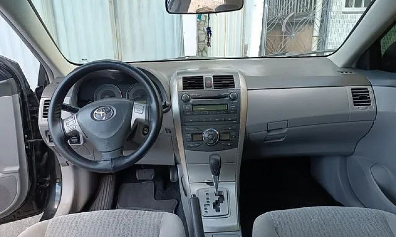 Vendo Corolla Gli 1....