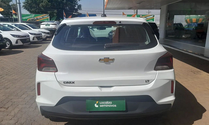 Chevrolet Onix Hatch...