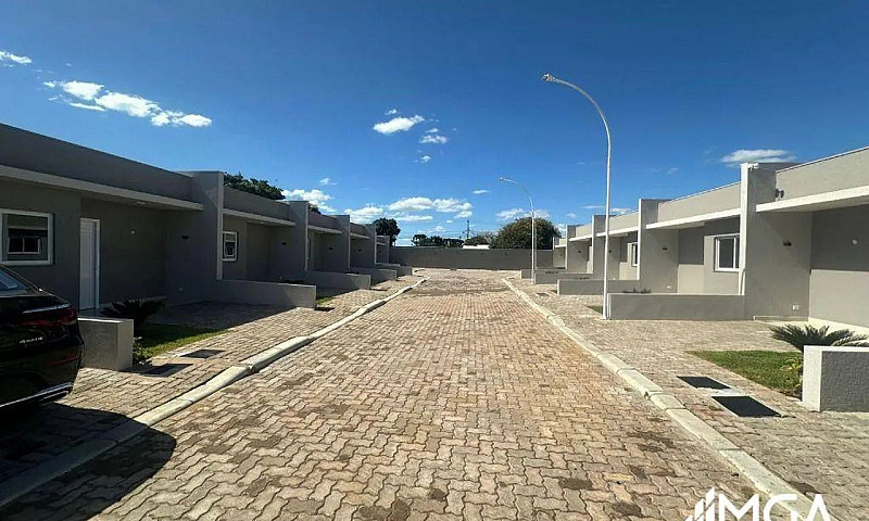 Casa Com 2 Dormitóri...