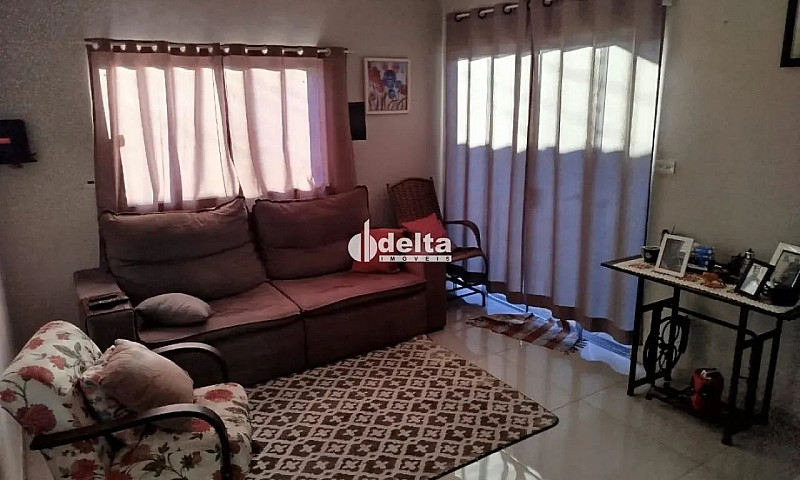 Casa Residencial Com...