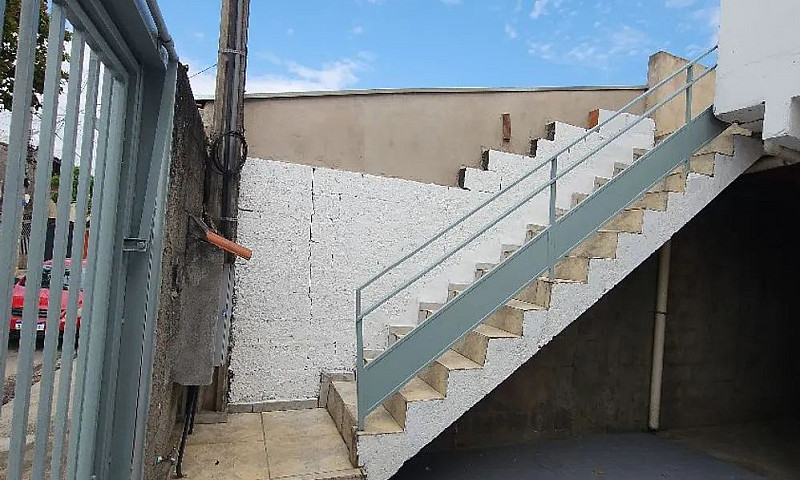 Sobrado Com Duas Mor...