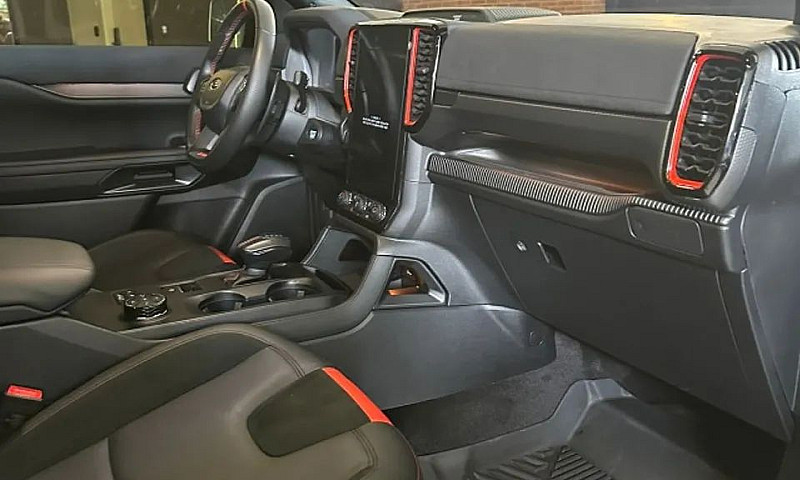 Ford Ranger Raptor 3...