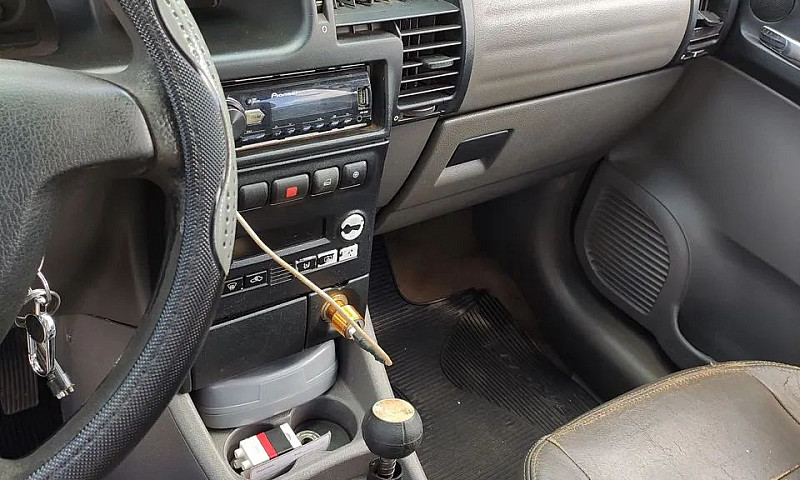 Chevrolet Zafira Com...