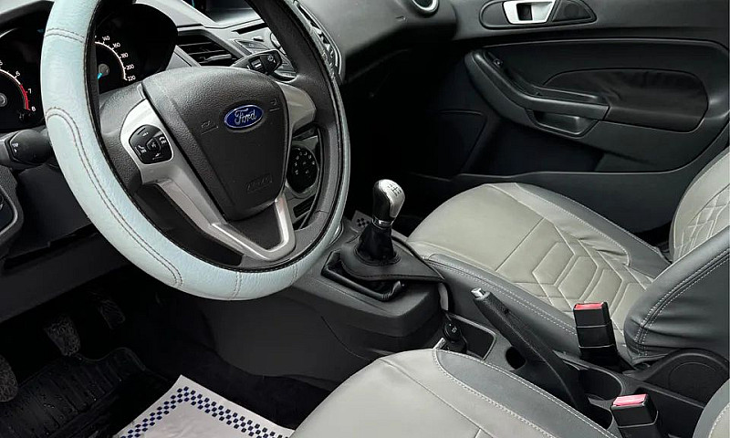 Ford Fiesta Se 1.6 1...