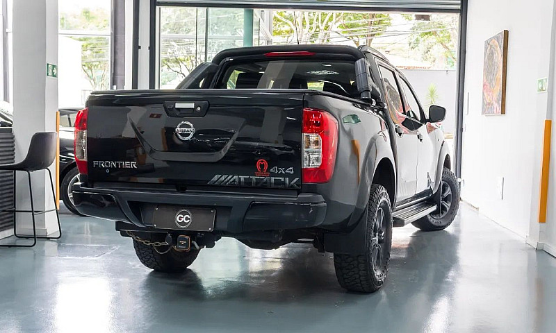 Nissan Frontier Atta...