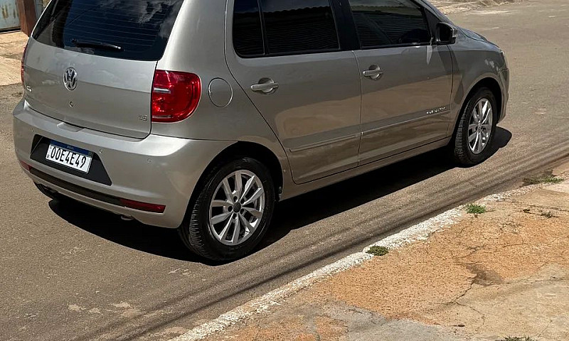 Volkswagen Fox 1.6 M...
