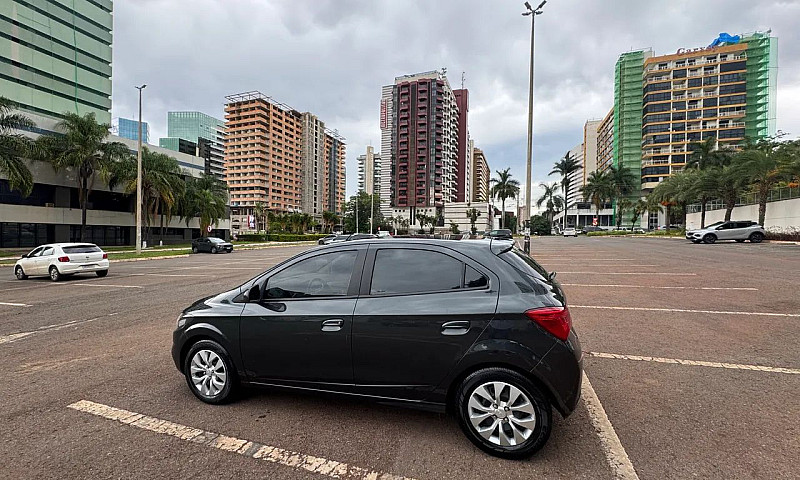 Chevrolet Onix Hatch...