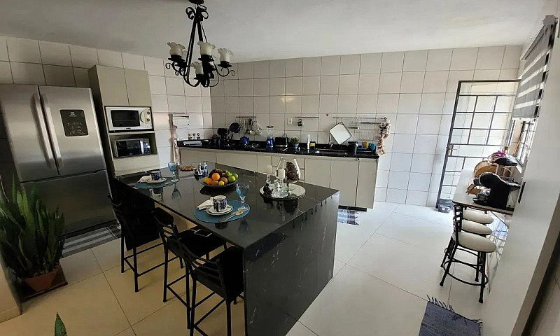 Casa A Venda Com 4 Q...