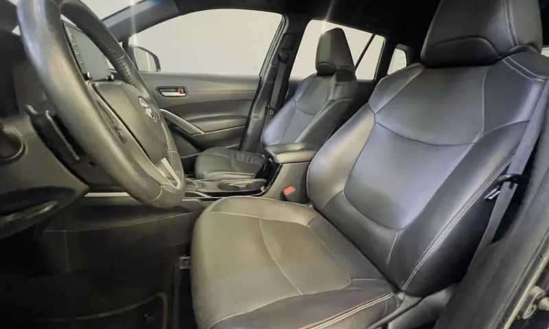 Toyota Corolla Cross...