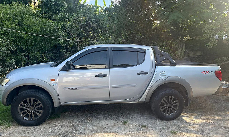 Mitsubishi L200 Trit...