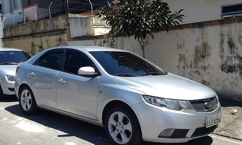 Kia Motors Cerato 1....
