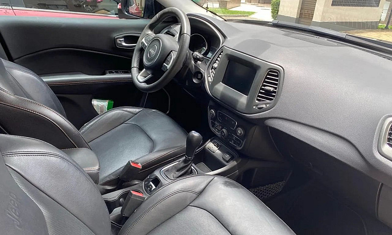 Jeep Compass Sport 2...