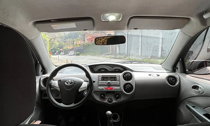Toyota Etios Xs Seda...
