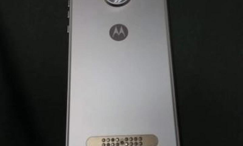 Moto Z2 Play...