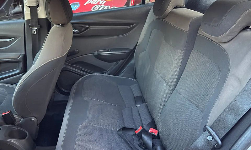 Chev. Prisma Sedã Au...