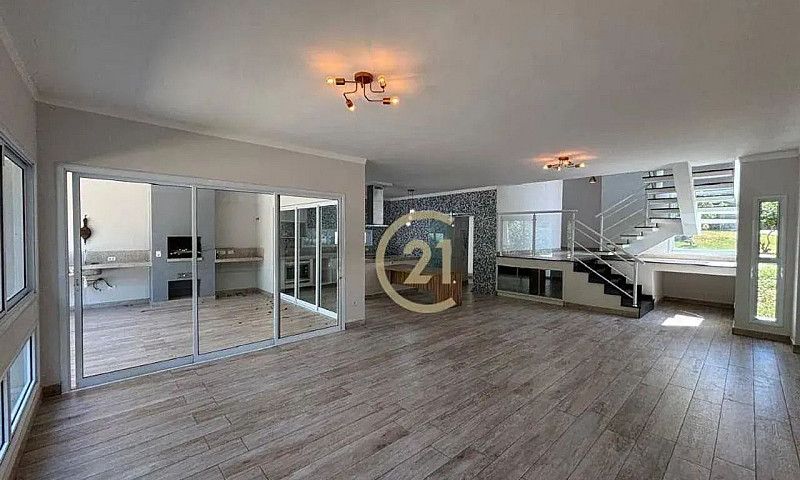Sobrado À Venda E Lo...