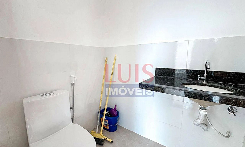 Casa Com 3 Dormitóri...