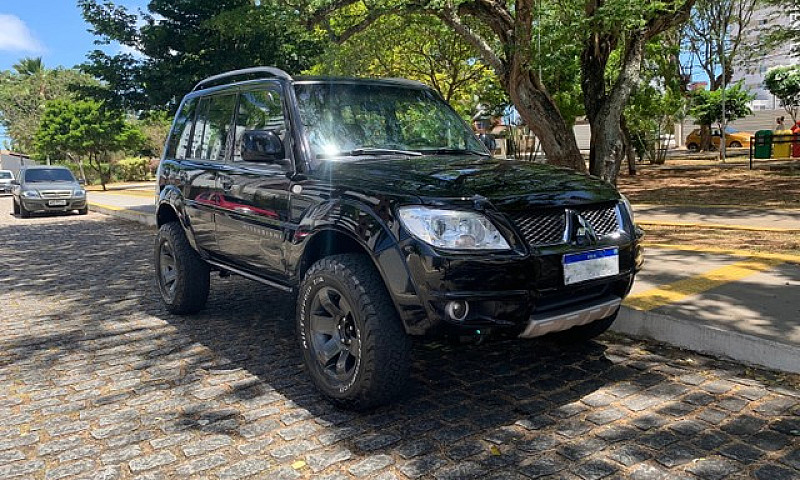 Mitsubishi Pajero Tr...