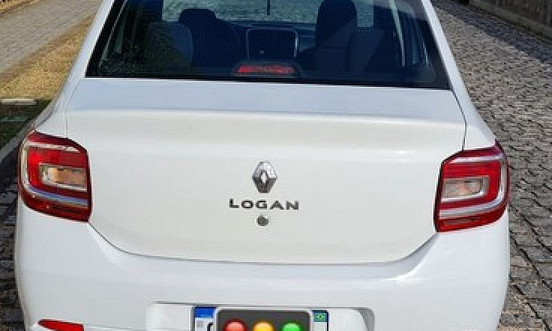 Renault Logan Authen...