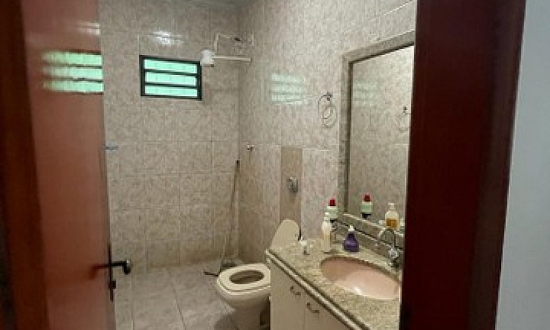 3 Quartos (1 Suíte) ...