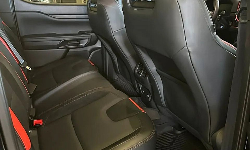 Ford Ranger Raptor 3...