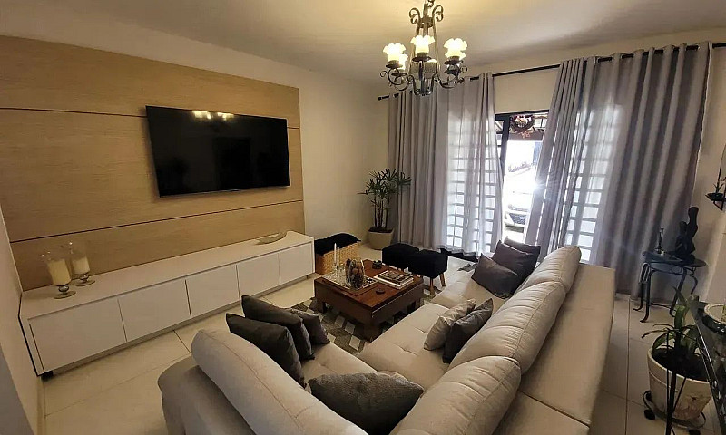 Casa A Venda Com 4 Q...