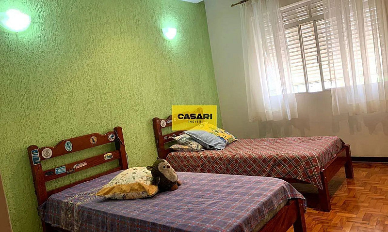 Sobrado 260 M² Com 4...