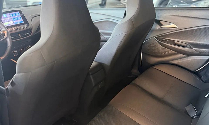 Chevrolet Onix Hatch...