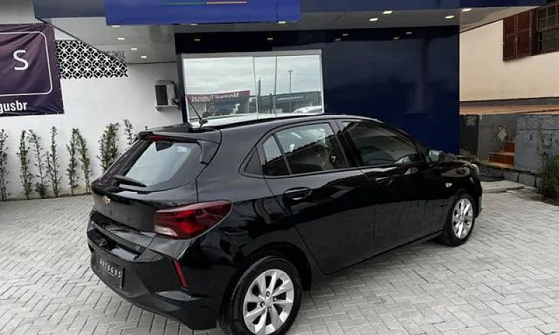 Chevrolet Onix Hatch...