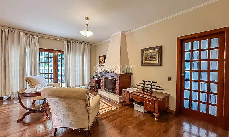 Casa À Venda Com 231...