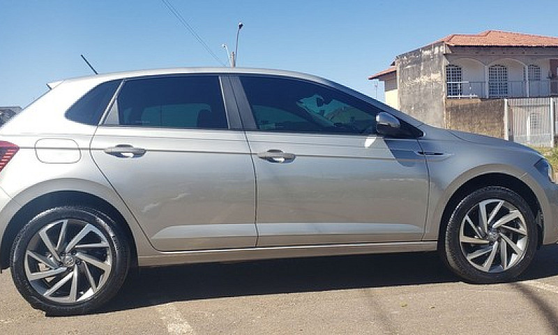Polo Highline 200Tsi...