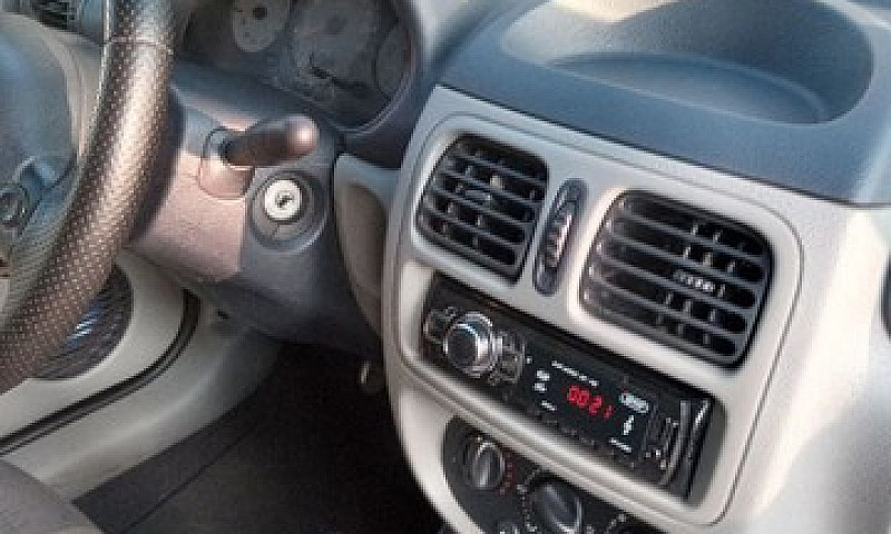 Renault Clio Sedan...
