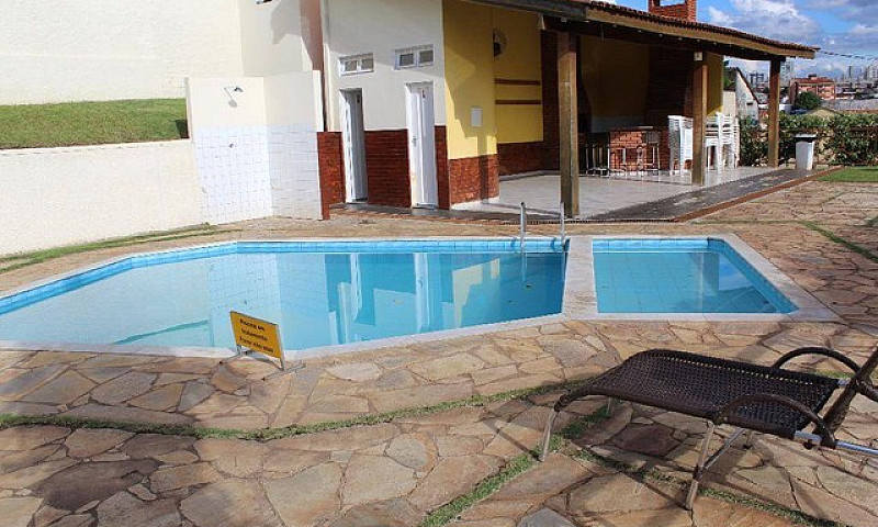 Casa Térrea Condomín...