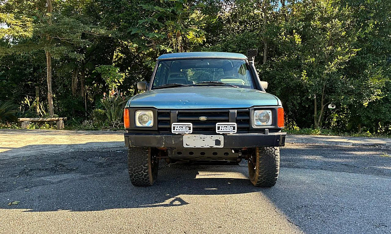 Land Rover Discovery...