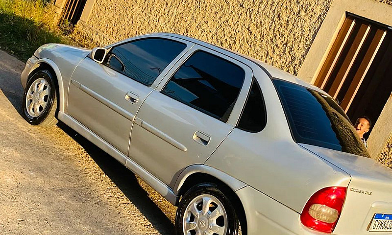 Chevrolet Corsa Seda...