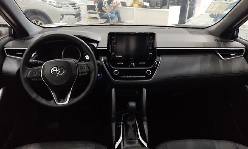 Toyota Corolla Cross...