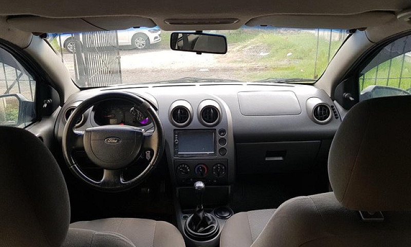 Ford Fiesta 1.6 Sed ...