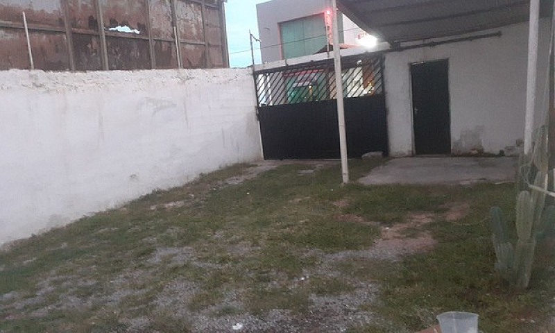 Aluguel De Casa Em C...