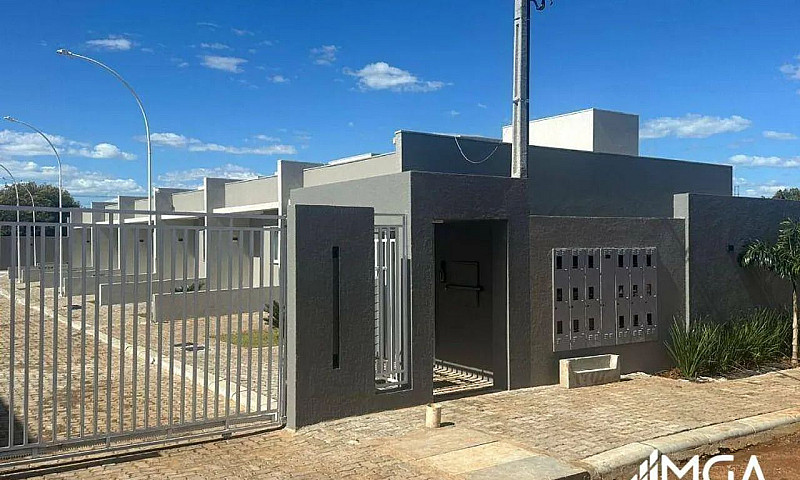 Casa Com 2 Dormitóri...